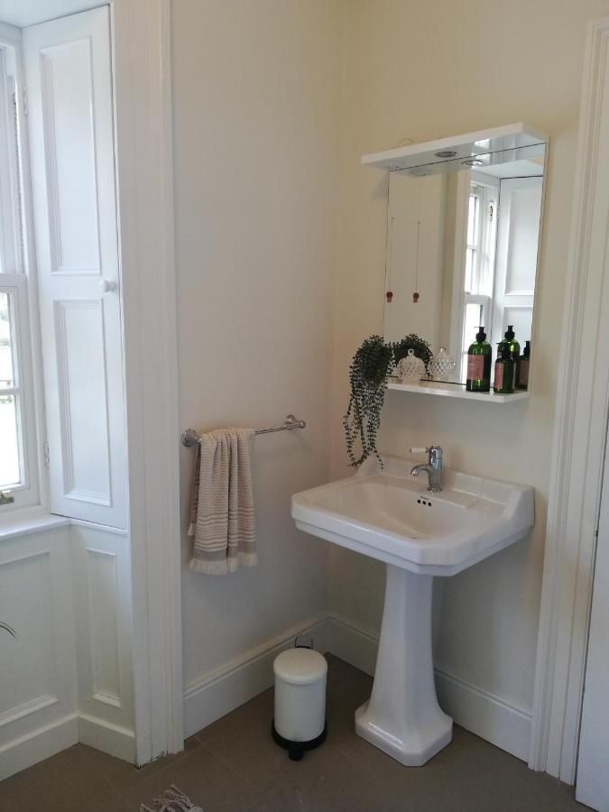 Next Door At Broomfield House ミドルトン エクステリア 写真